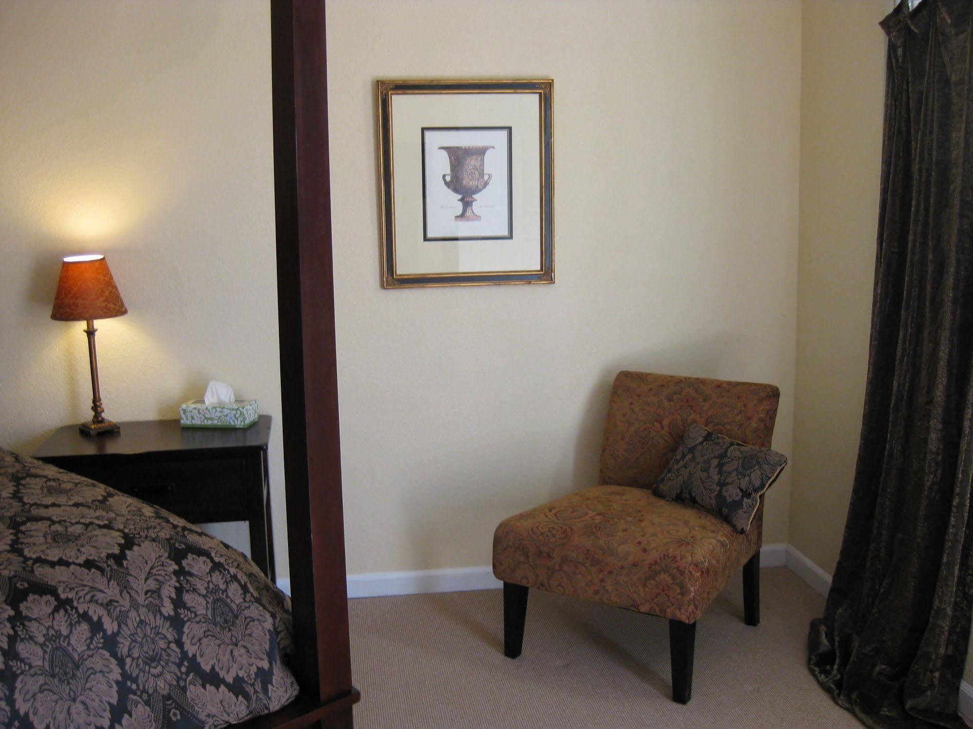 Square Inn Wimberley Extérieur photo