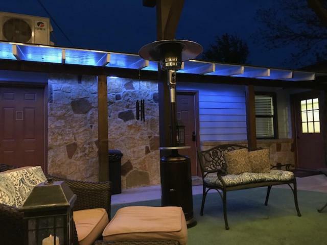 Square Inn Wimberley Extérieur photo