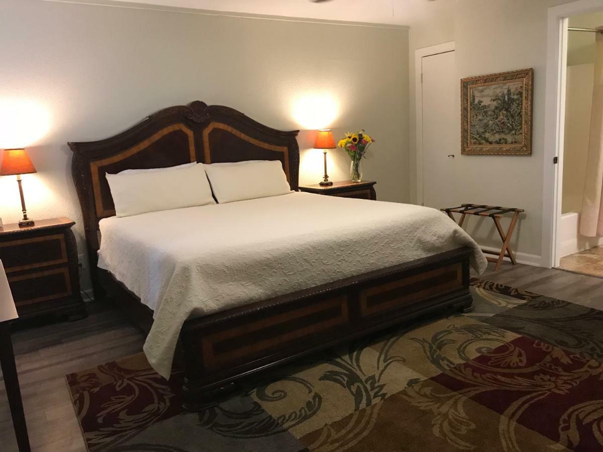 Square Inn Wimberley Extérieur photo